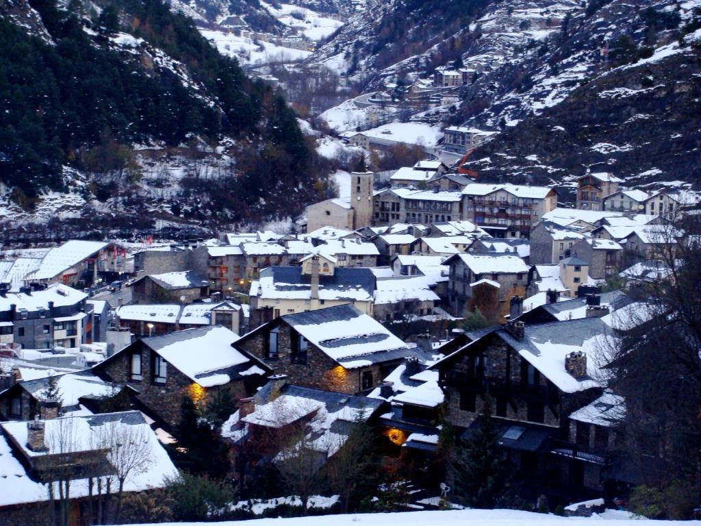 Hotel Santa Barbara De La Vall D'Ordino Bagian luar foto