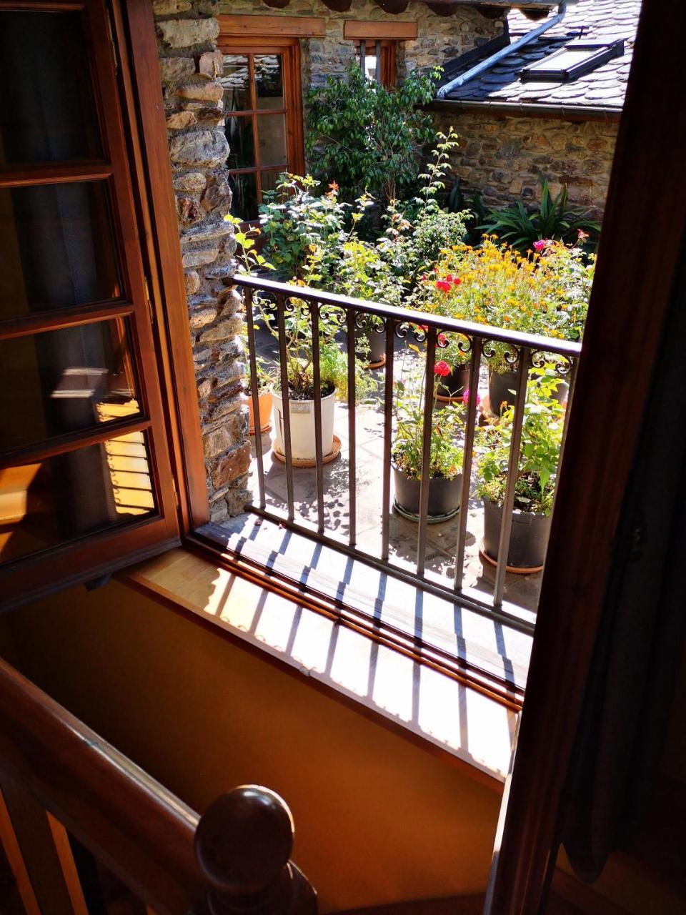 Hotel Santa Barbara De La Vall D'Ordino Bagian luar foto
